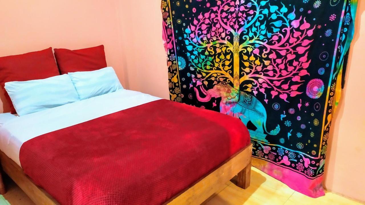 Montanita Chill Out House Hostel Exterior photo